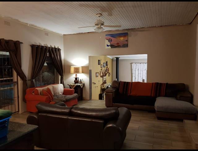 3 BEDROOM HOUSE TO LET IN SAFARI GARDENS